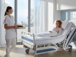 colocarse paciente la cama hospitalaria