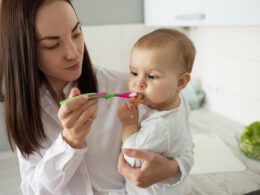 Introducir Sólidos a la Dieta de tu Bebé